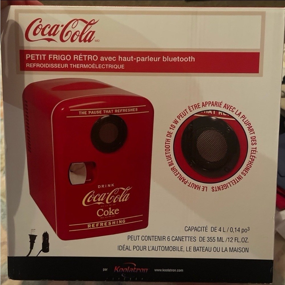 Coca Cola Retro Mini cooler w/bluetooth speaker
